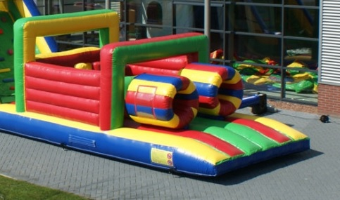Opblaasattracties-Stormbaan-02.jpg
