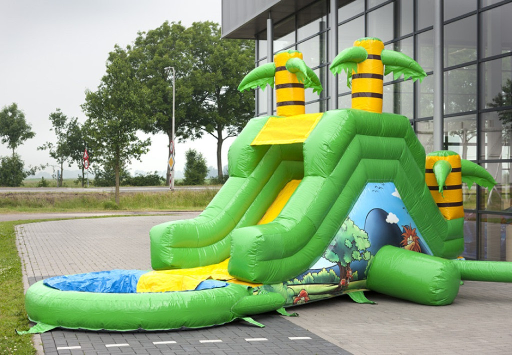 opblaasattracties-glijbaan-waterglijbaan-jungle-b.jpg